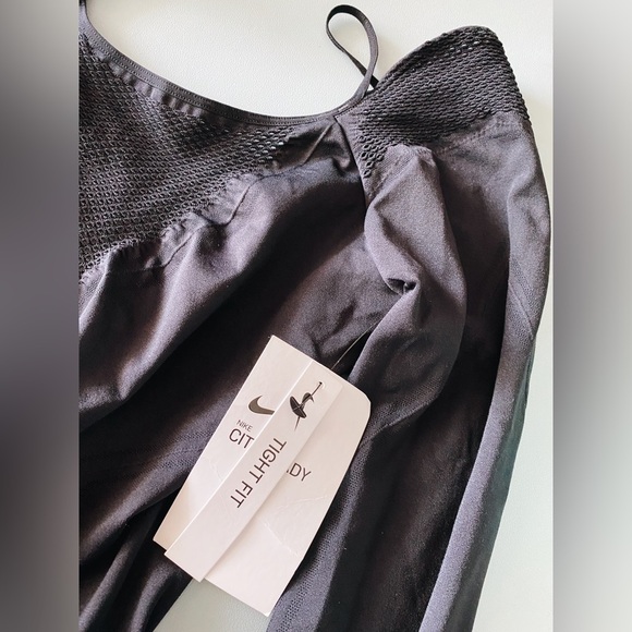 🔥NWT NIKE LONG-SLEEVE SEAMLESS TRAINING BODYSUIT BLACK XS WORKOUT GEAR - Picture 7 of 8